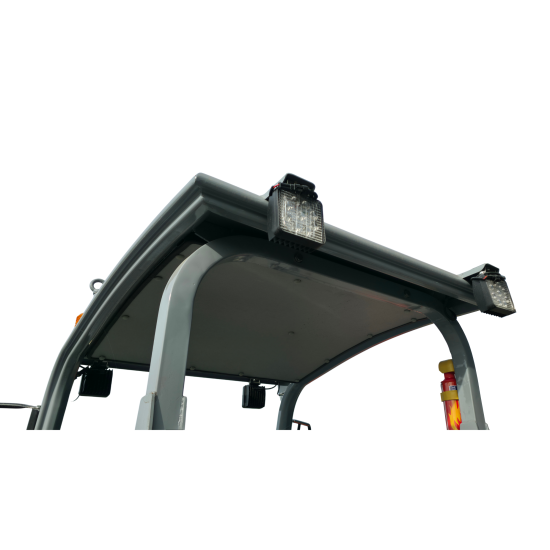 AGROX OX1090 Hoflader – 18,2 kW Kubota-Motor, 1200 kg Nutzlast, Komfortkabine, Euro-Aufnahme & Joysticksteuerung