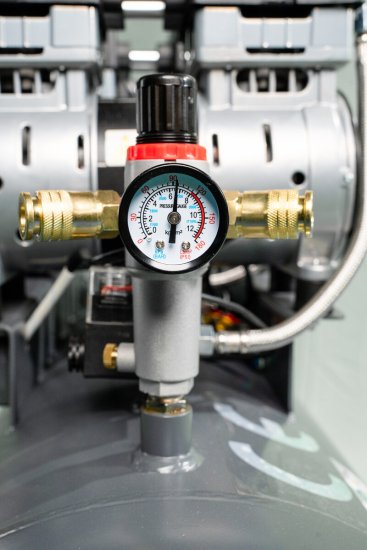 RT1100 Flüster Kompressor 100 L / 8 Bar