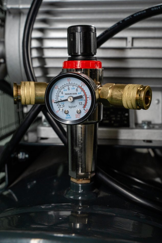Druckluft Kompressor 200L ölgeschmiert - 3 Zylinder 10PS | RETTER RT4120