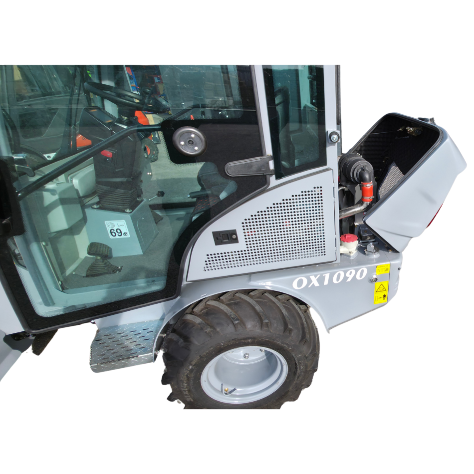 AGROX OX1090 Hoflader – 18,2 kW Kubota-Motor, 1200 kg Nutzlast, Komfortkabine, Euro-Aufnahme & Joysticksteuerung