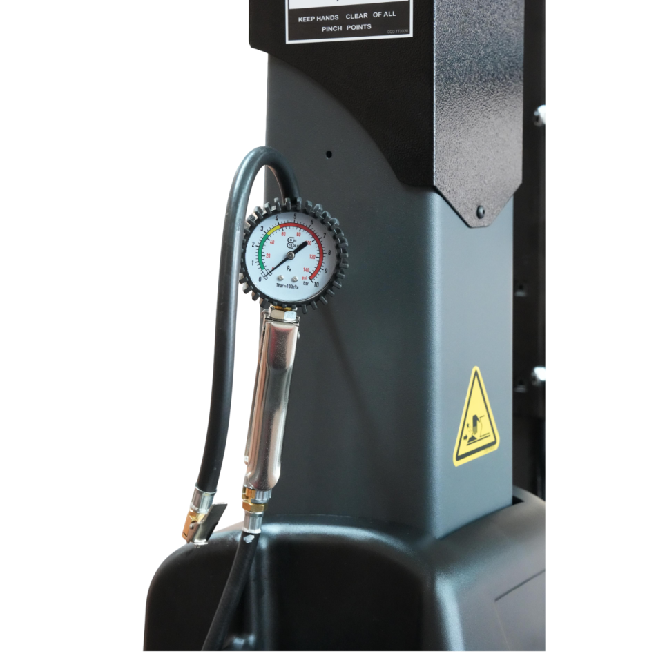 RETTER RC818A - Reifenmontiermaschine mit platzsparender Schwenksäule