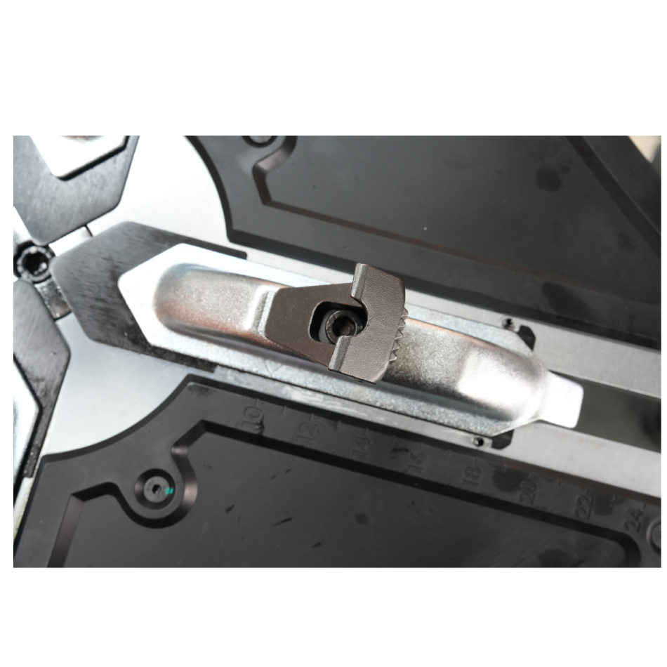 RETTER RC818A - Reifenmontiermaschine mit platzsparender Schwenksäule