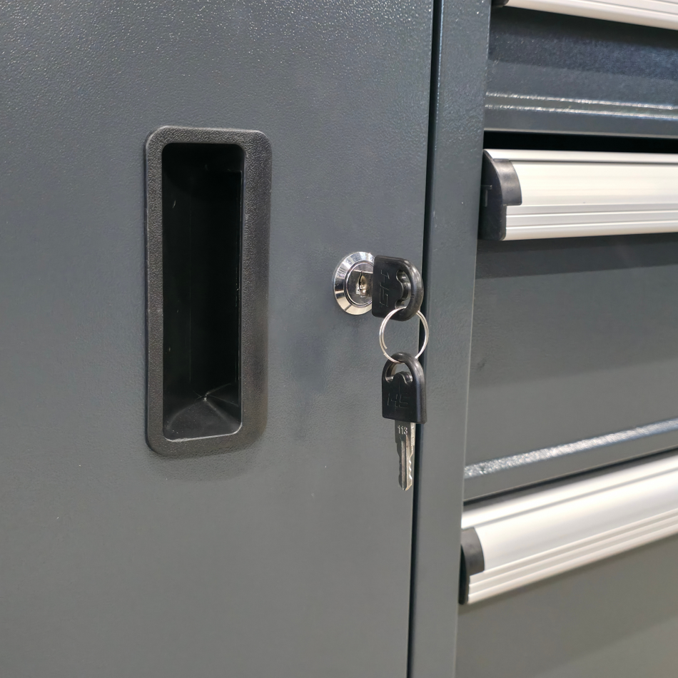 02-0058-rs2_werkstattwagen_haupt_vorne